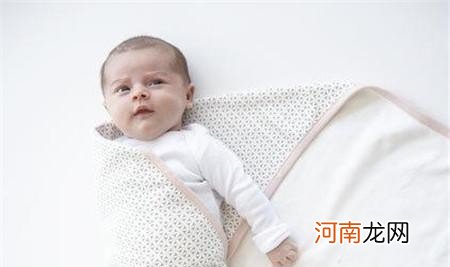 新生儿包裹方法图解 新生儿如何包抱被