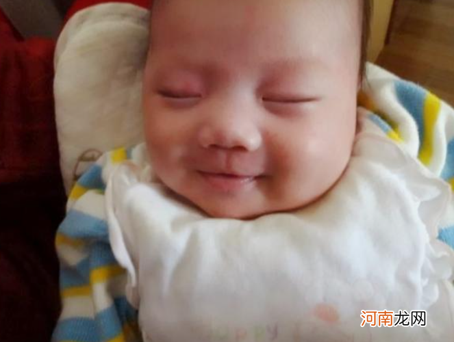 婴儿睡着后会笑出来，与“梦婆婆”有关？新手爸妈须知3个原因