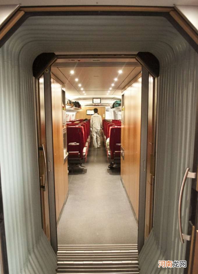 乘坐高铁不能携带哪些东西 洗衣液能过高铁安检吗