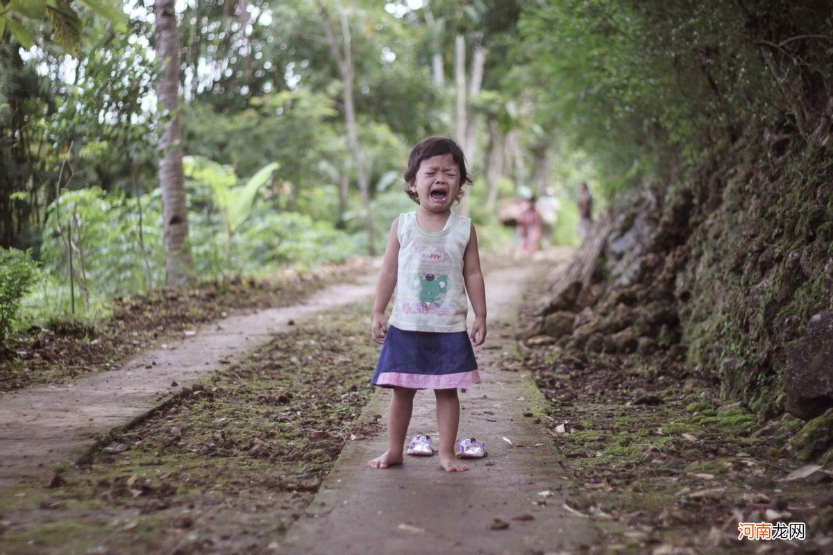 孩子说“妈妈，别人不和我玩”，该怎么办？你的回应影响孩子一生