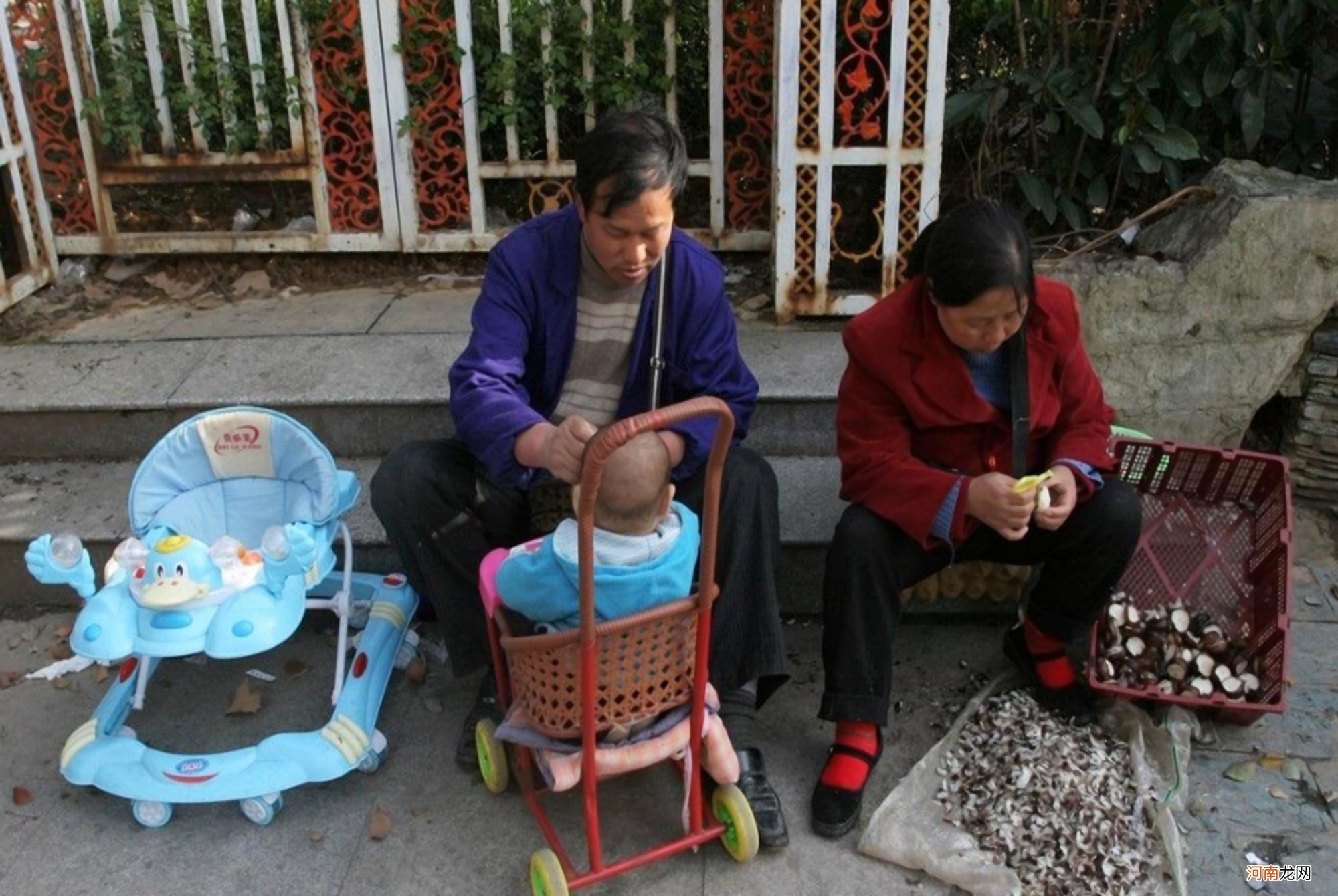 有了娃后大部分宝妈最缺的两样东西：一样是缺觉，另一样是缺钱