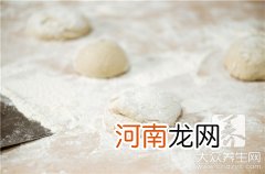 馅儿饼怎么和面才能松软? 馅饼的面怎么和才软窍门