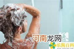 男生每次洗头掉多少头发算正常 每次洗头掉多少头发算正常