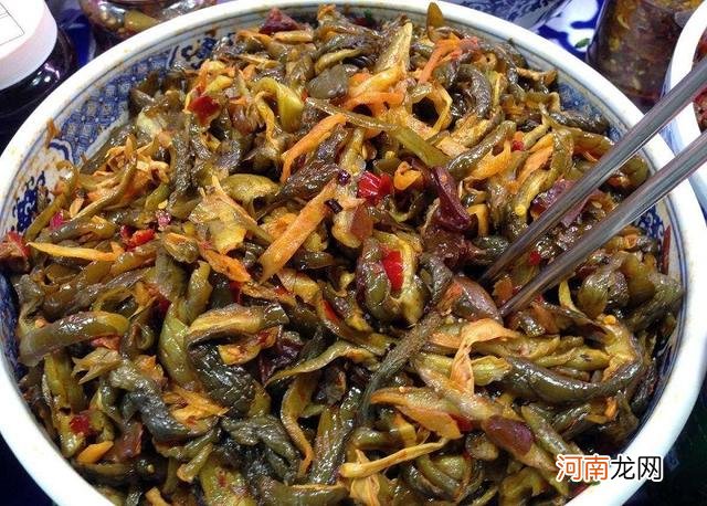 孕妇3年怀俩都是“畸形”，医生：这5种食物伤己伤胎，再馋也别碰