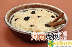 四个月的宝宝可以吃哪些辅食(四个月的宝宝可以吃哪些辅食四个月宝宝