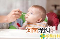 六个月的宝宝吃什么辅食最好 五个月宝宝吃什么辅食最好