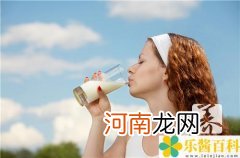 每天喝牛奶可以美白吗