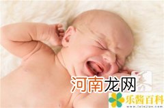 婴儿吃奶之后打嗝怎么回事 婴儿吃奶后打嗝怎么回事