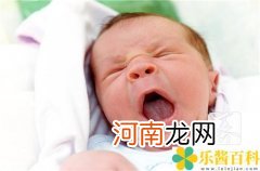 宝宝呛奶急救法 婴儿呛奶急救图解