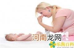 新生儿吃母乳拉的稀正常吗 刚出生的婴儿吃母乳拉稀正常吗