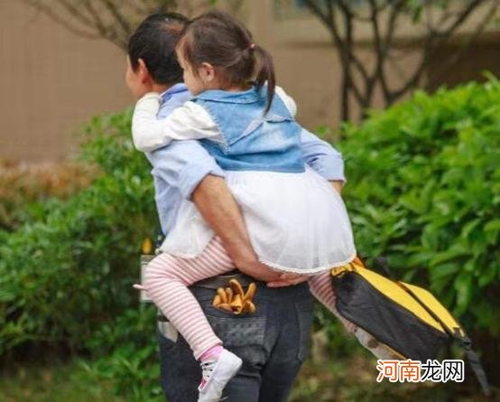 侯佩岑“溺爱式育儿”，丈夫没有话语权，网友：孩子养废了