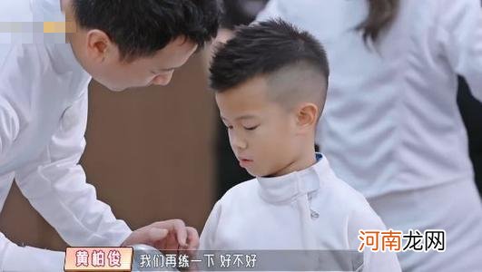 侯佩岑“溺爱式育儿”，丈夫没有话语权，网友：孩子养废了