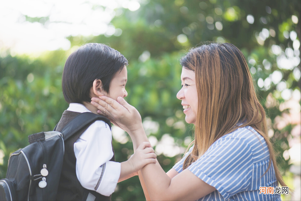 宝贝在幼儿园都经历了啥？别暗示性提问，做好三件事，老师和孩子都喜欢