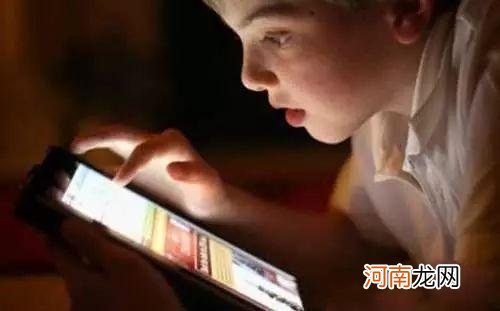 中国式家庭教育：孩子沉迷手机怎么办？家长如何节制孩子？