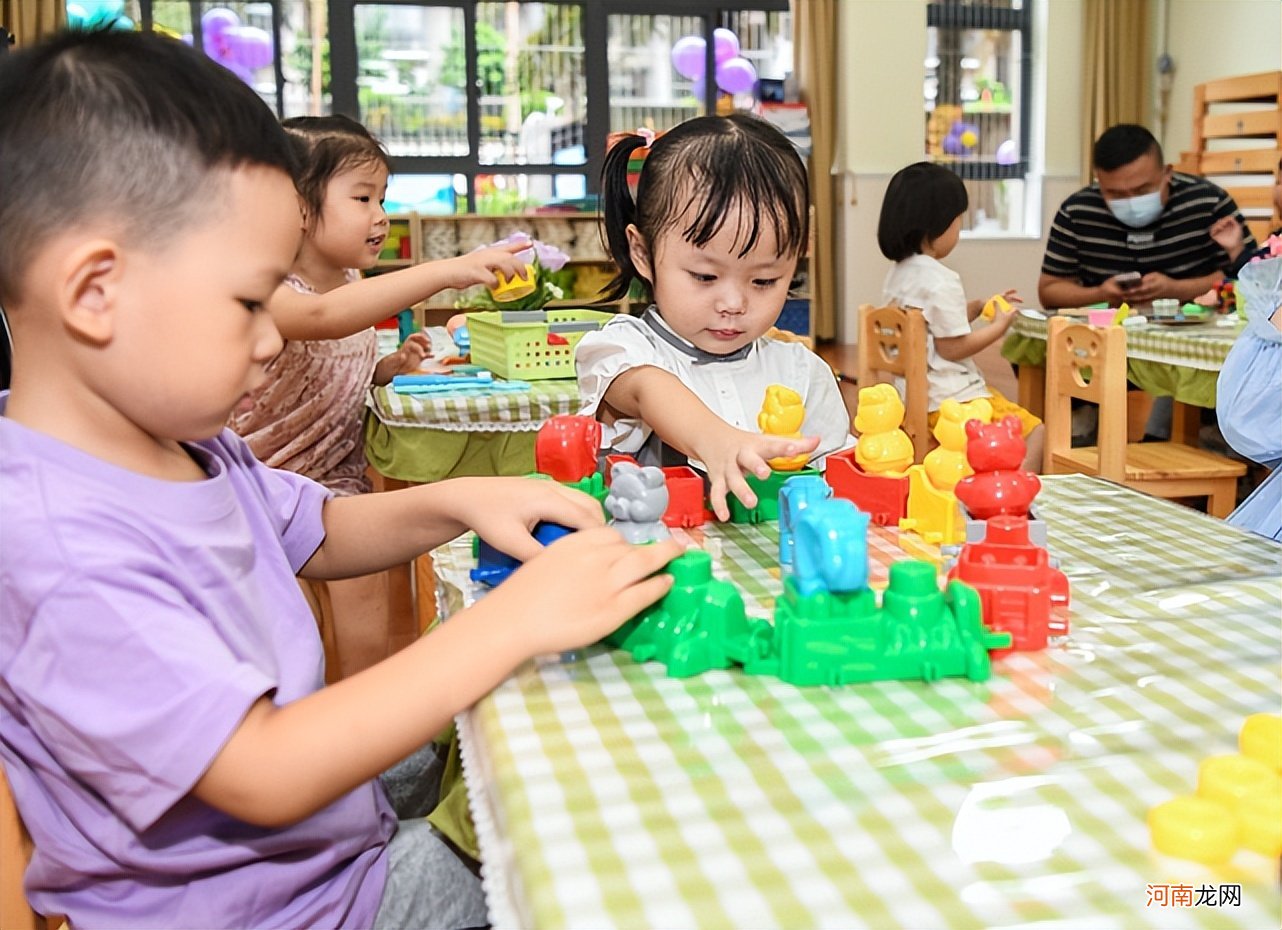 幼儿园新生入学，26个孩子，只有8个女孩，这男女比例还有救吗