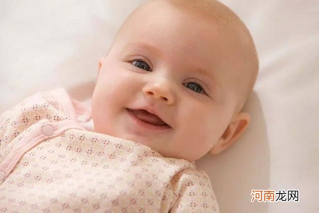 婴儿时期，宝宝大脑若有以下“有趣”反应，长大后往往智商会很高