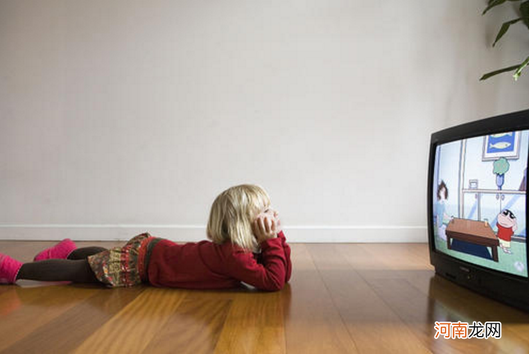 “看电视”和“不看电视”的孩子，会有3个明显差距，家长要重视