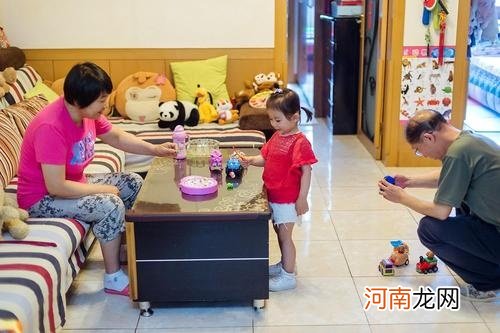 婆婆“假带娃”怎么办？试试这三种方法，既不伤和气又能解决问题