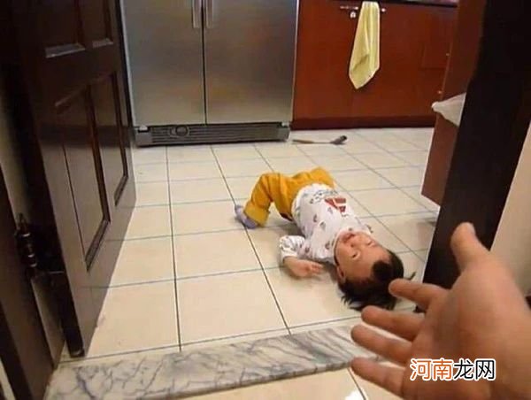 孩子盲目自大不听劝父母该怎么办？懂得聆听的魅力，孩子会更优秀