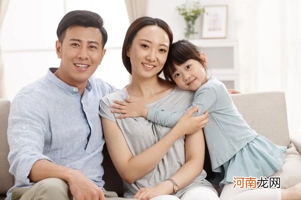 孩子盲目自大不听劝父母该怎么办？懂得聆听的魅力，孩子会更优秀