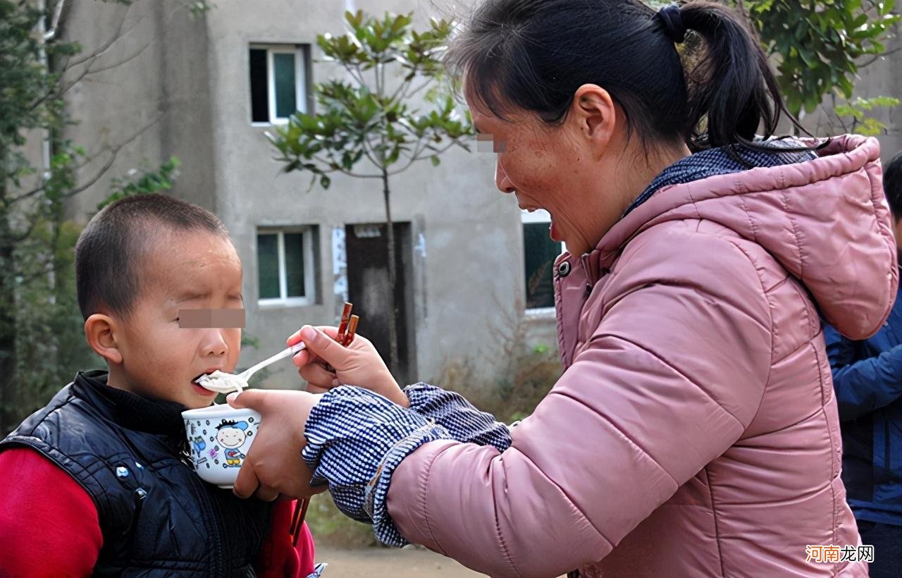 一个要求没满足，娃就开始暴躁？孩子性子急，大多是这些原因造成