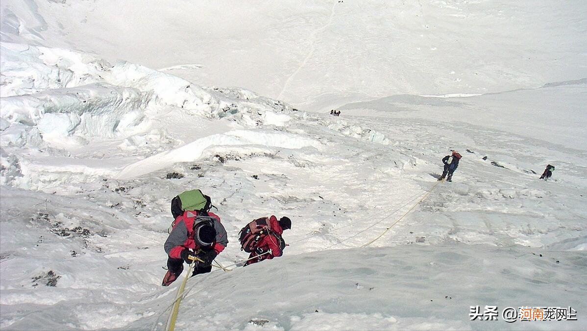 珠穆朗玛峰死人一共有多少个 中国登珠峰死了多少人