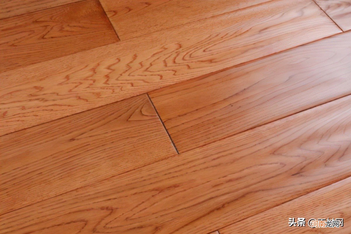 复合地板大面积泡水了怎么处理 木地板泡水了怎么补救