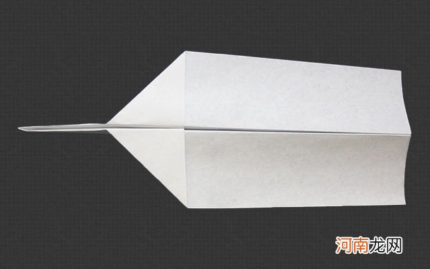 如何折一个飞得远的纸飞机 飞得远的纸飞机怎么折