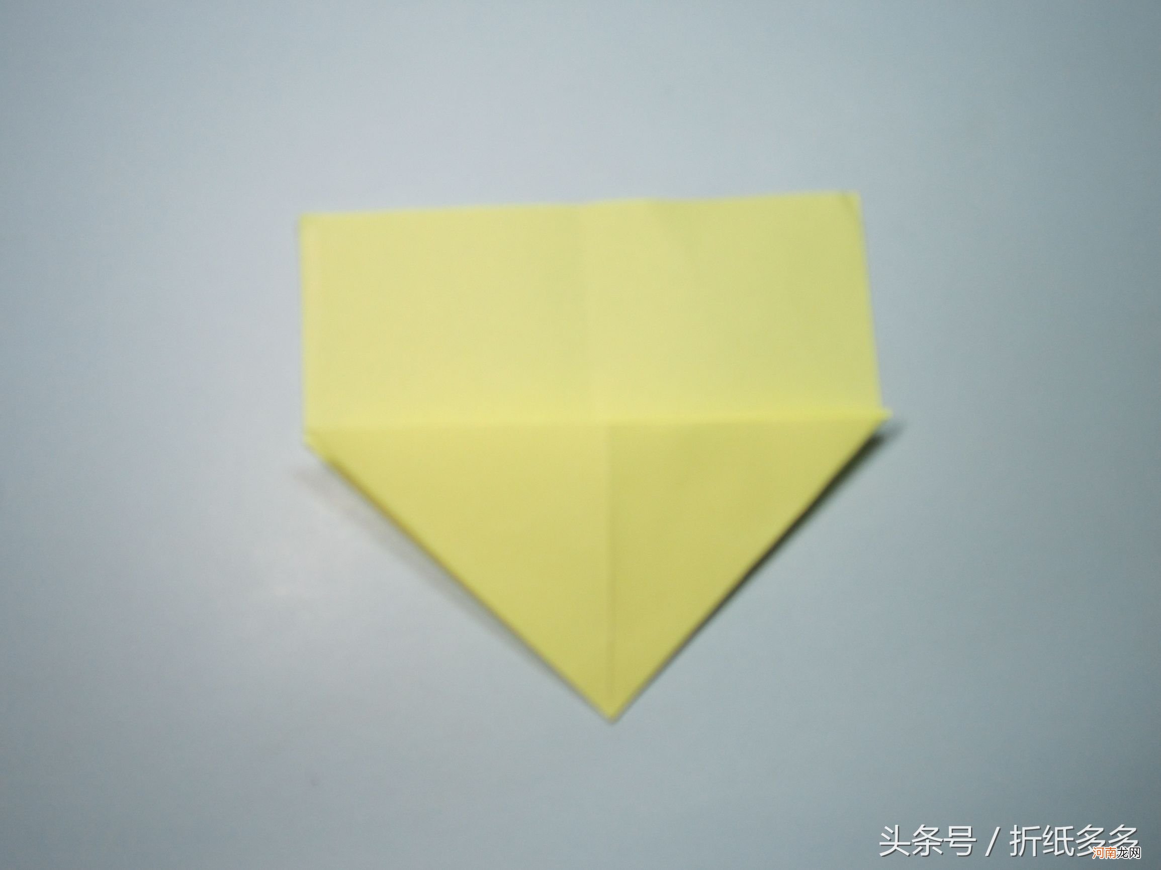 手工纸飞机的折法步骤 飞机的折纸方法大全