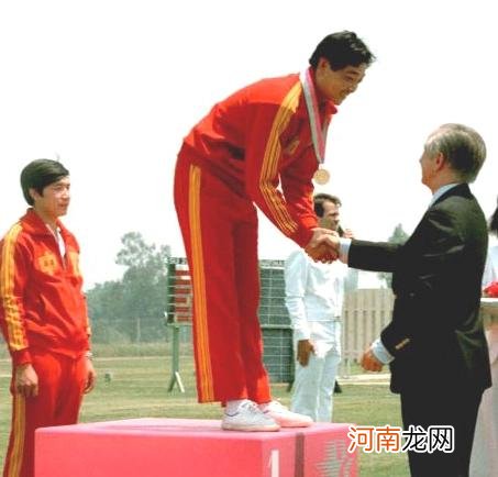 中国奥运史上第一个冠军 中国第一个奥运冠军是谁