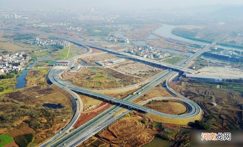我国首条不限速高速在哪里 中国不限速的高速公路是哪一条