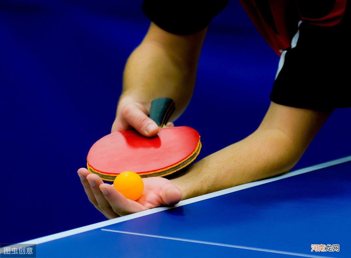 乒乓球拍胶皮涩性和粘性的区别 粘性胶皮和涩性胶皮的区别