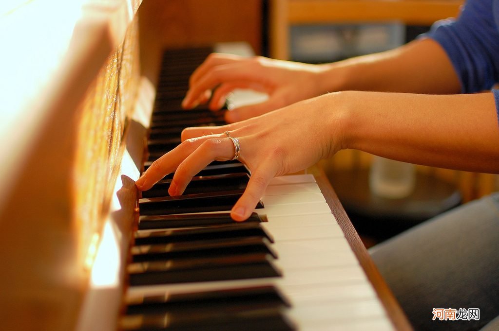 孩子学钢琴的好处和重要性 学钢琴的十大好处