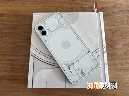 Nothing Phone 1也出现“绿屏门”：翻车了 不止苹果iPhone