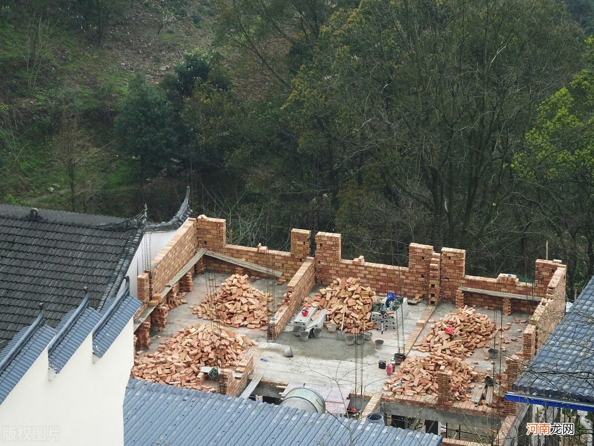 在乡下建房子需要办什么手续 农村建房子需要办理什么手续