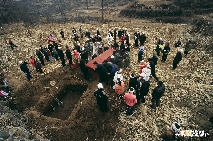 农村丧葬习俗传统 重孝期间多久不能去别人家