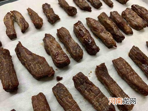 牛肉干怎么做家庭制作，五香和麻辣制作的步骤详解？