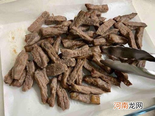 牛肉干怎么做家庭制作，五香和麻辣制作的步骤详解？