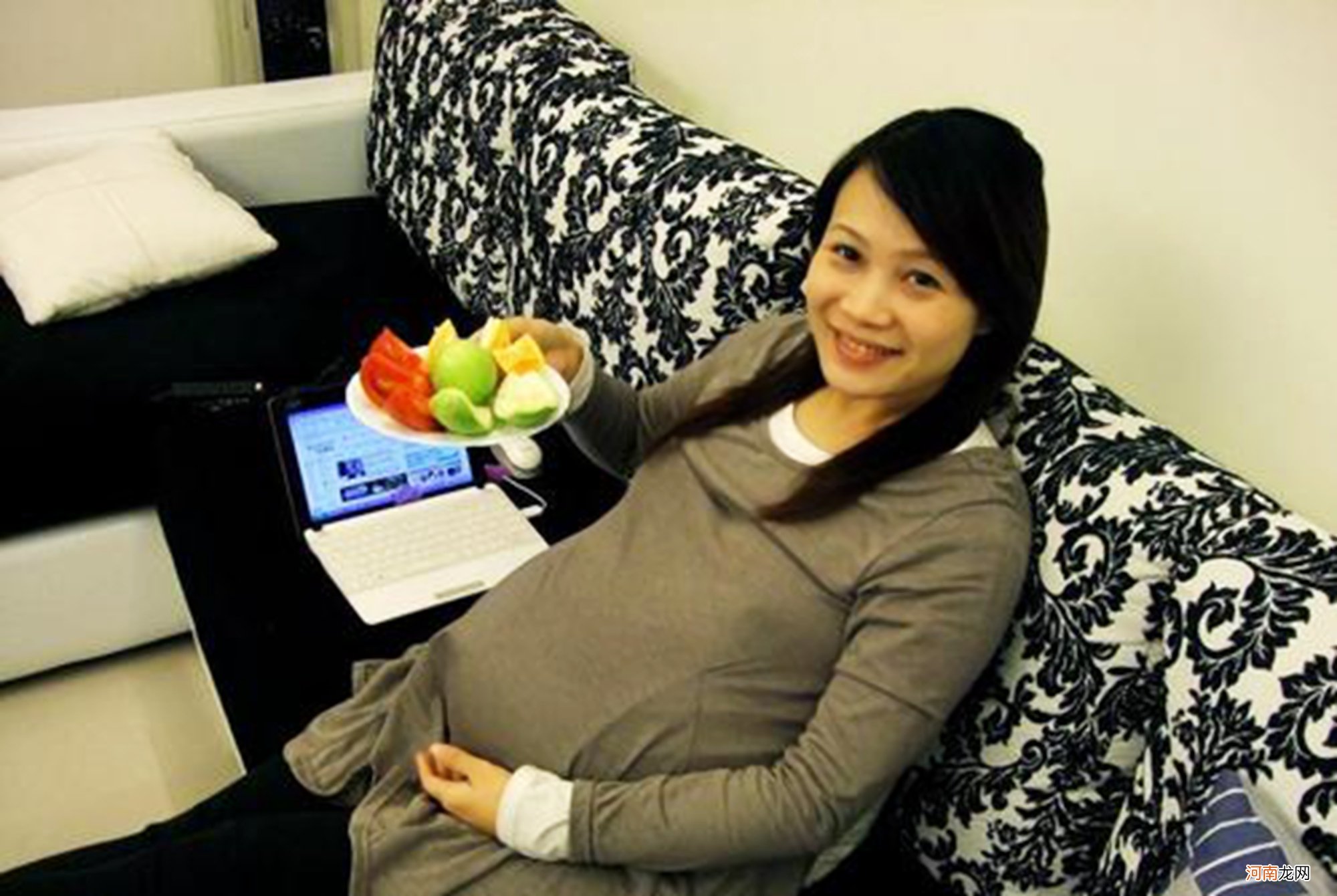 孕期最后一个月，是胎儿安稳降生的关键，孕妈牢记“三做两不做”