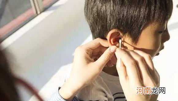为什么有些孩子耳朵会有“小孔”？医生一般不说，父母心里要有数