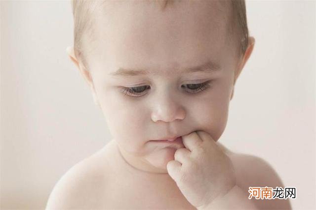 宝宝总爱到处咬人？相比一句简单的“不可以”，拿出这4招更实用