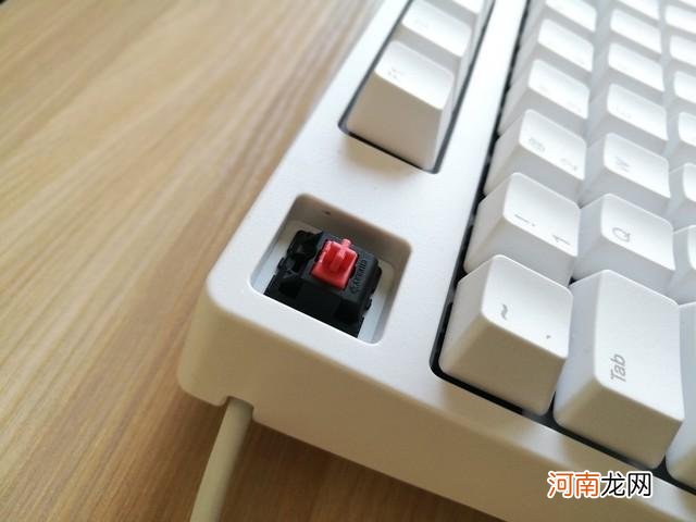 游戏键盘什么轴好用一点 红轴键盘适合玩游戏吗