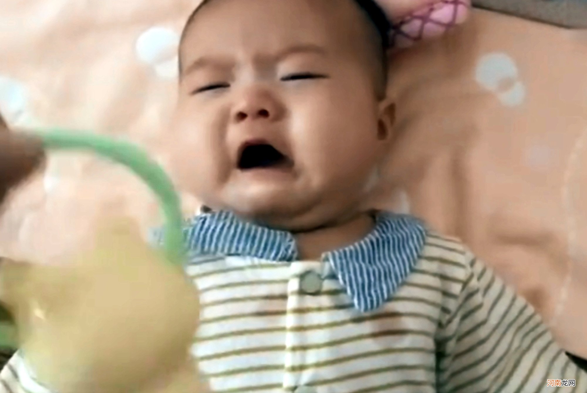 宝宝哭闹是“皮肤饥饿感”捣的鬼？常用这几招，轻松解决宝宝哭闹