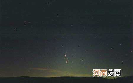 狮子座流星雨图片 2001狮子座流星雨图片