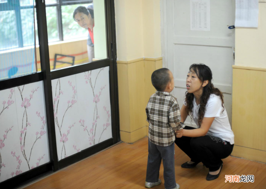 幼儿园一张“学费清单”走红，小县城也沦陷了，看后不敢生二胎