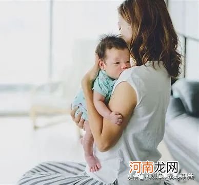 2个月宝宝喜欢竖抱入睡，横抱就哭怎么缓解？（常见问题答疑系列）