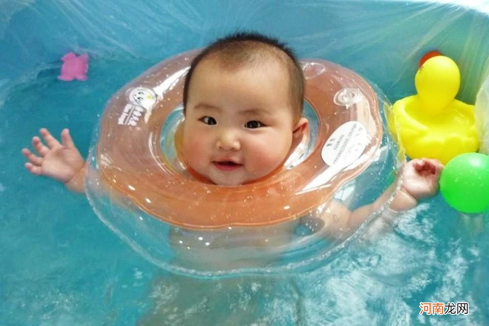 为什么医院给新生儿游泳 医生为什么不建议婴儿游泳