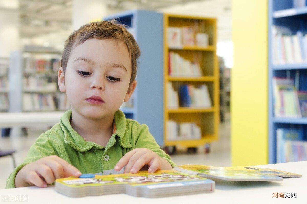 研究发现：宝宝从小读绘本，有3个“隐形好处”，以后学习差不了