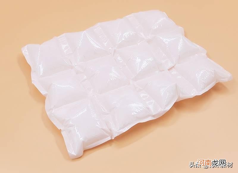 冰袋里面的凝胶会化吗 冰袋里面的凝胶对人体有害吗