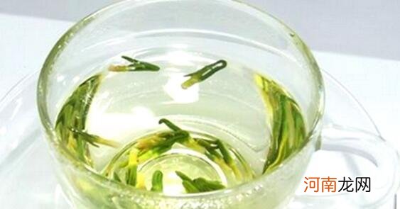 莲子心泡水的功效与作用 莲子心和什么搭配泡水喝最好